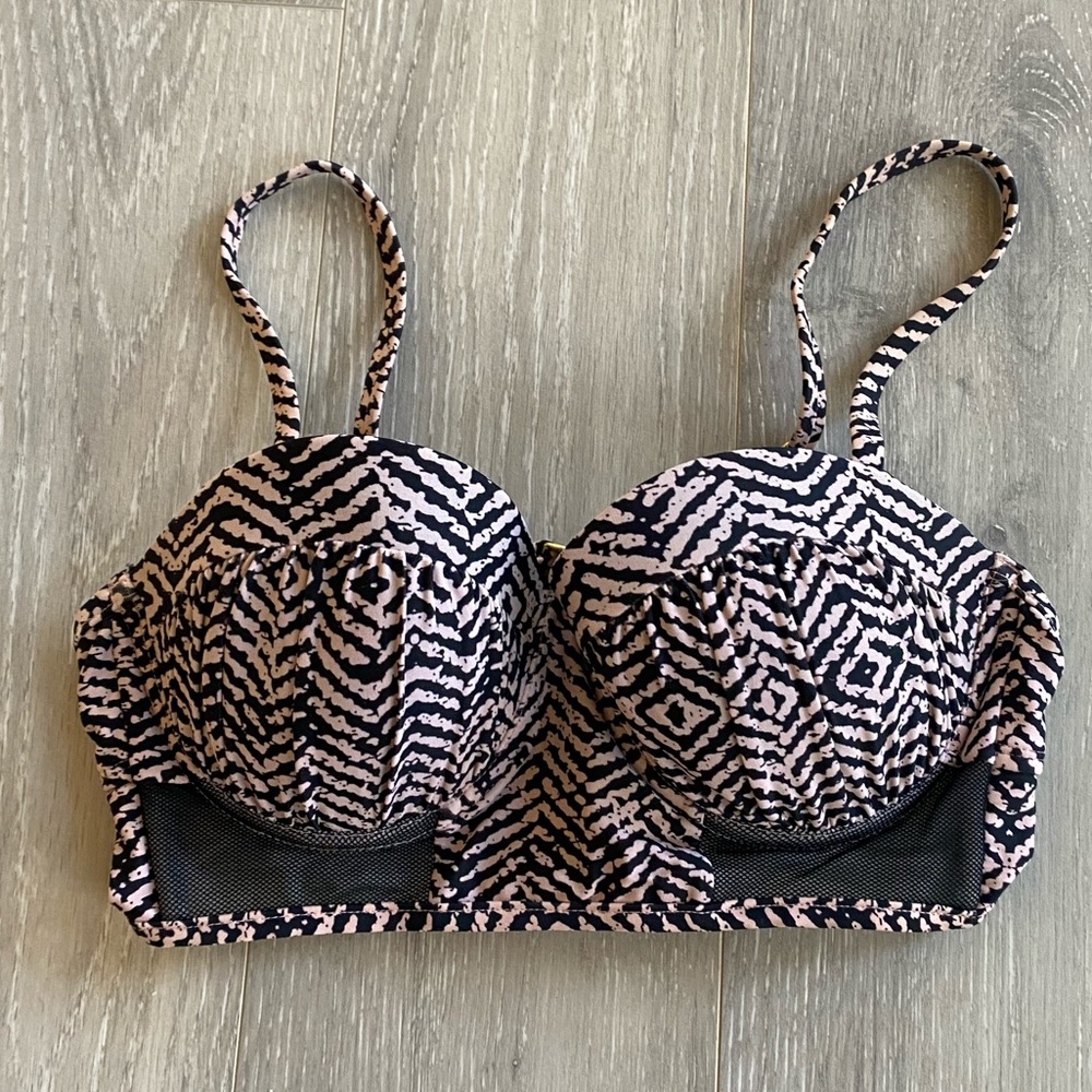 Super cute bikini top